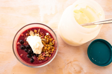 Smoothie bowl with friut and granola
