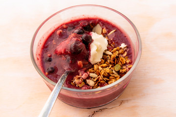 Smoothie bowl with friut and granola