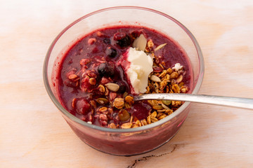 Smoothie bowl with friut and granola