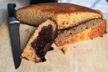 mannoe pie with cherry jam