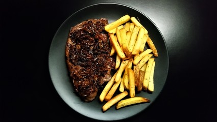 Foie de boeuf, échalottes et frites
