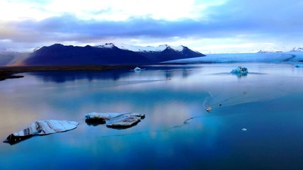 Paysage en Islande avec un glacier - obrazy, fototapety, plakaty