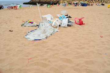 Fototapeta na wymiar garbage on the beach