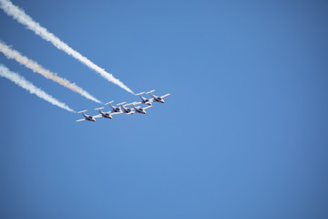 air show plane formation