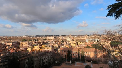 Fototapeta na wymiar Panorama sur la ville de Rome depuis la colline du Gianicolo / Janicule (Italie)