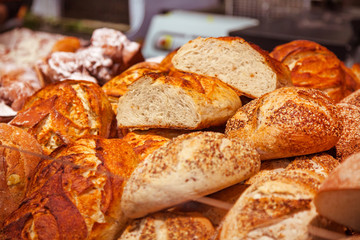 Bread lies on top of each other in the store.