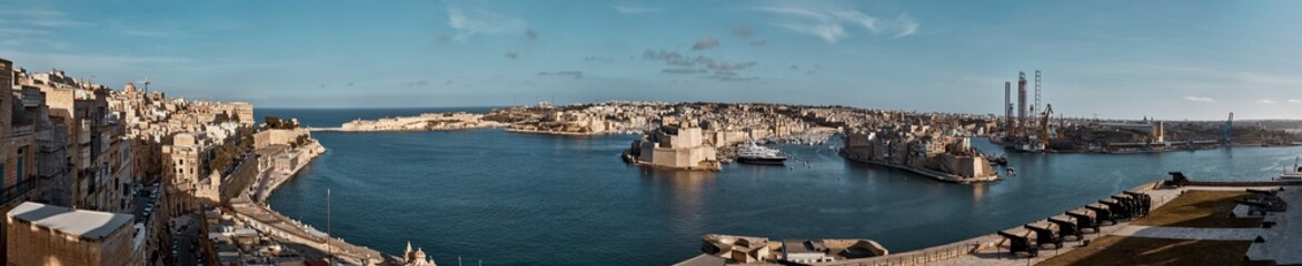 Fototapeta na wymiar 3 Cities panorama from La Valletta, Malta