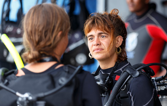 dive team prepares and checks the equipment before diving.