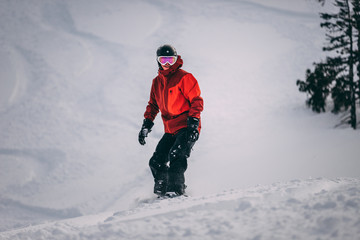 Fototapeta na wymiar Snowboard Tiefschnee