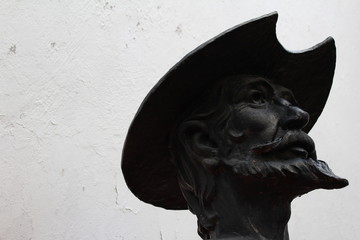 Quijote, villa del carbón, busto, estatua, escultura