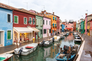 Fototapeta na wymiar Colorful Houses in Burano, Island of Venice/Italy
