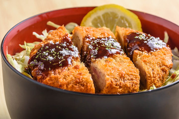 メンチカツ丼