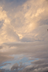 Colores rojos de las nubes