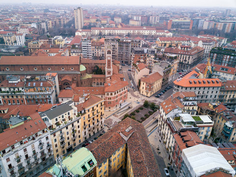 Fototapeta Milian city in Northern Italy during COVID-19 pandemic