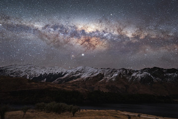 milky way above queenstown