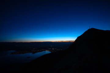 sunrise at roys peak