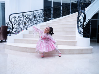 asian little girl Wearing yukata in house 