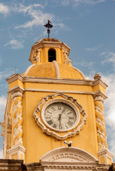 Arch of the Convent of Santa Catalina began its construction in 1693, baroque architecture. The character of the Convent of Santa Catalina Virgen y Mártir, was seclusion and therefore the need not to 