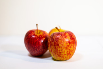 Maçãs vermelhas