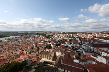 Fototapeta na wymiar Coimbra vista da Torre da Universidade (2)