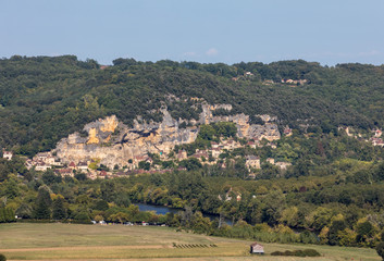 Fototapeta premium La Roque-Gageac scenic village on the Dordogne river, France