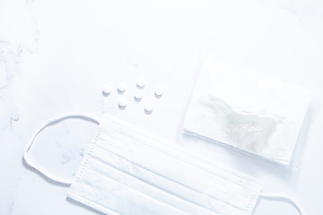 薬、マスク、花粉症、熱、風邪、COVID-19