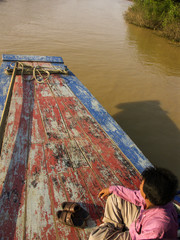 Obraz na płótnie Canvas Bateau de transport sur le lac Tonle Sap - Cambodge.