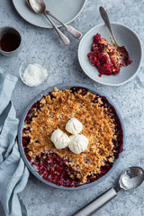 cherry crumble pie with vanilla ice cream