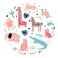 Cercles muraux Chambre de bébé Ensemble simple pour enfants colorés dessinés à la main de vecteur avec de mignons animaux et plantes africains dans un style scandinave sur fond blanc. Éléphant, léopard, tortue, zèbre, singe, crocodile. Animaux de dessin animé.