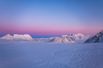 Na lodowcu o zachodzie słońca, poludniowy Spitsbergen
