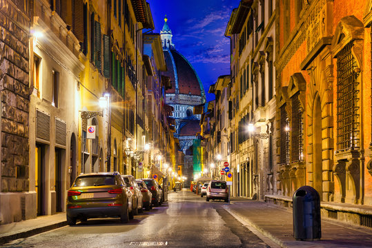 Fototapeta Street of florence and cathedral