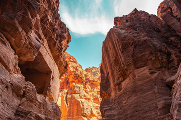 Passage through Sik canyon to the temple-mausoleum of Al Khaznen in the city of Petra in Jordan. 