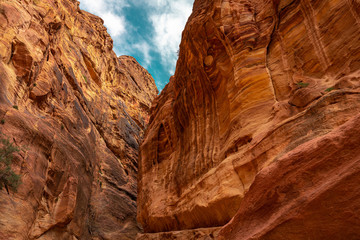 Passage through Sik canyon to the temple-mausoleum of Al Khaznen in the city of Petra in Jordan. 