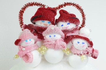  toy family of snowmen parents with children