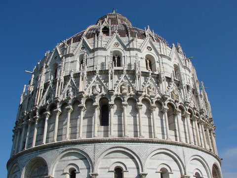 The architectural uniqueness and variety of sculptural ornaments of the famous Leaning Tower of Pisa.