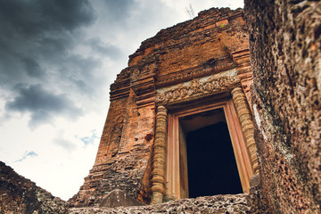 Fototapeta premium Entrance to the Baksey Tiamgkrong Temple. Cambodia. Siem Reap.