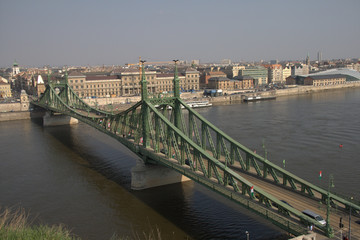 Fototapeta na wymiar Budapest cerca del río