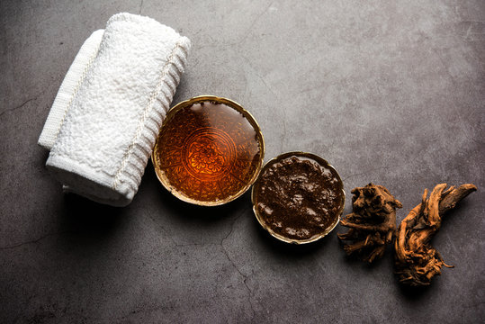 Ayurvedic Chitrak Honey face mask made using  Plumbago zeylanica and shahad