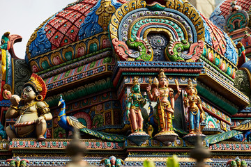 Fototapeta premium Traditional Thai architecture in city