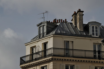 Fototapeta na wymiar old building in paris france