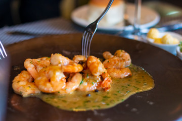 camarões grelhados, prato típico da alta culinária no Chile