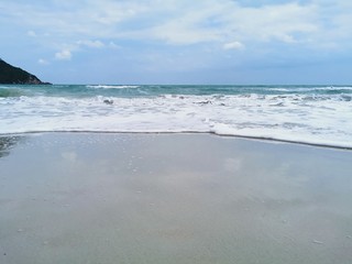 Sky and sea with wave.
