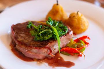 filet com bacon e pera no Chile