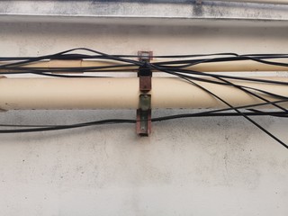 Wire cable and lightning.