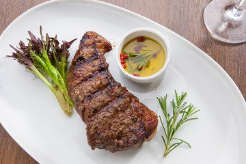 churrasco de chorizo com acompanhamentos