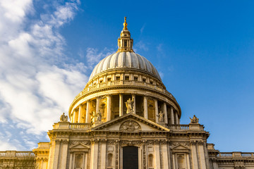 Fototapeta na wymiar St Paul's cathedral at golden hour in London, England