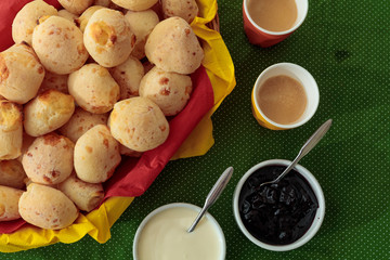 pão de queijo com queijo da Serra da Canastra, Minas Gerais, Brasil