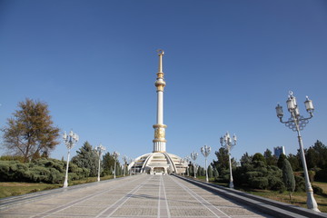 Obraz premium The monument of independence in Ashgabat, Turkmenistan