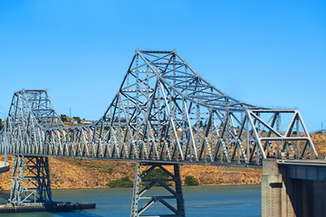 Fachwerkbrücke aus Stahl - 329148104
