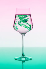 Tinte in einem Weinglas